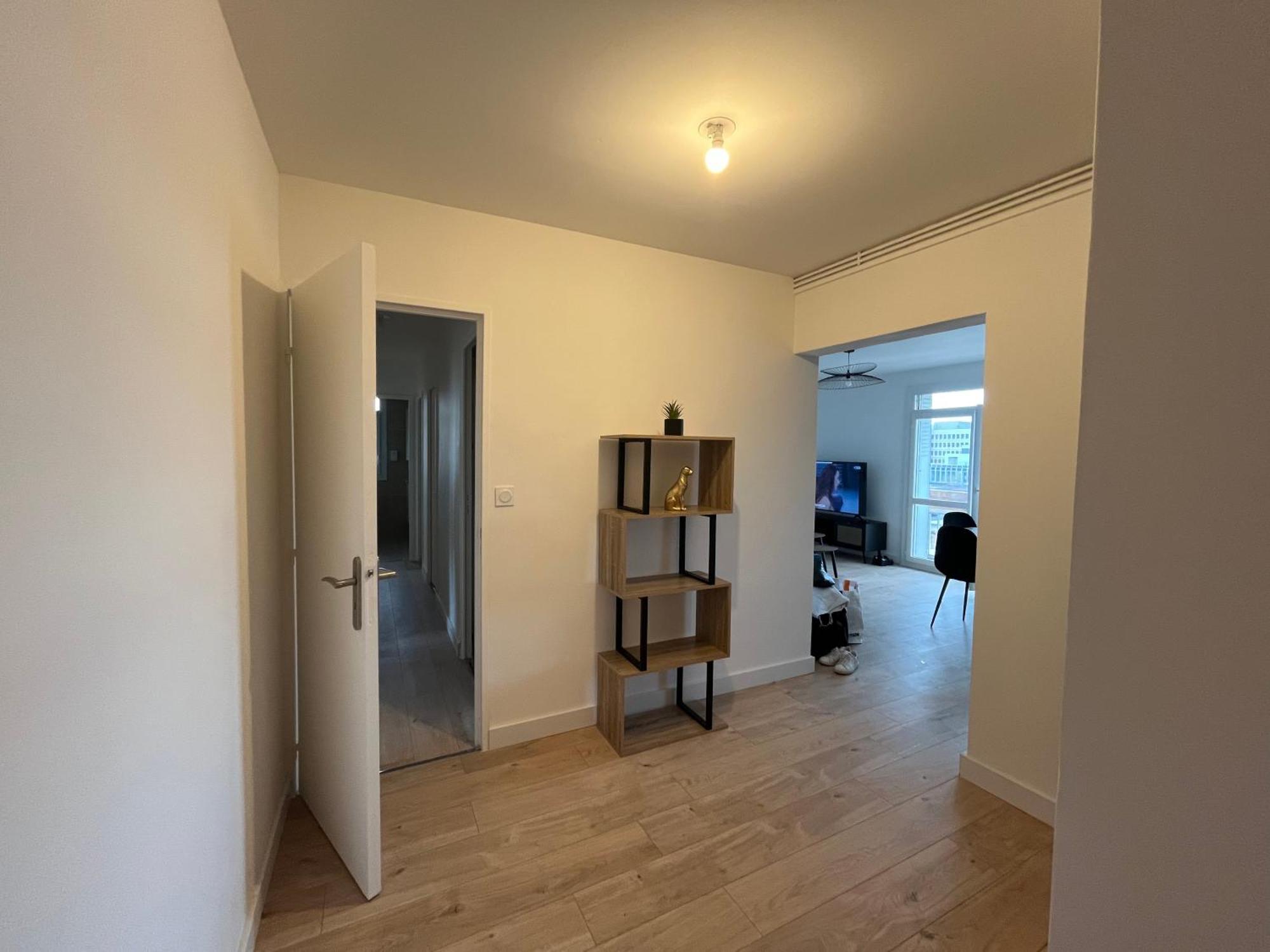 Skyview Appartement 4 Chambres Валанс Екстериор снимка